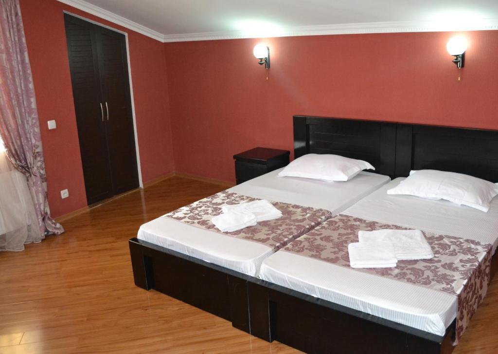 Hotel Isaka Tbilisi Quarto foto